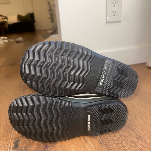 Sorel Snow Boots - Picture 8 of 8